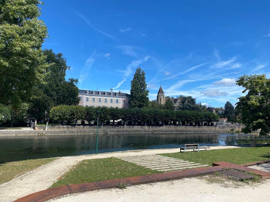 Bel Appartement Centre Ville De Vierzon Ngoại thất bức ảnh